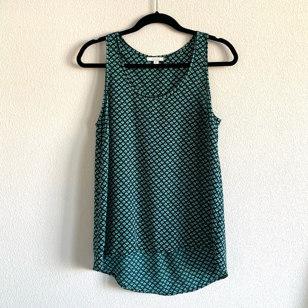 Pleione Scoop Neck Geometric Tank